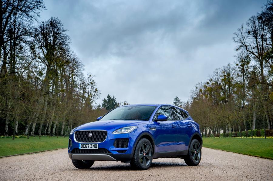  Jaguar E-Pace D180 AWD SE 2018 года  (UK) (фото 31 из 32)